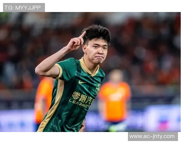 德甲豪门冬季转会期向王钰栋发出邀请究竟是哪支球队引发热议